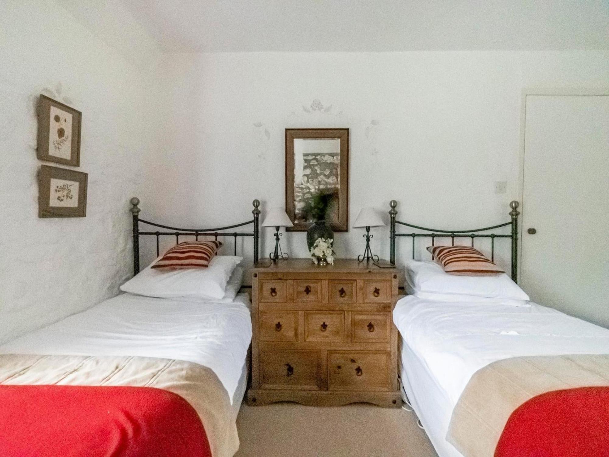 Secluded Holiday Home In Ceredigion With Garden Pennant  Ngoại thất bức ảnh